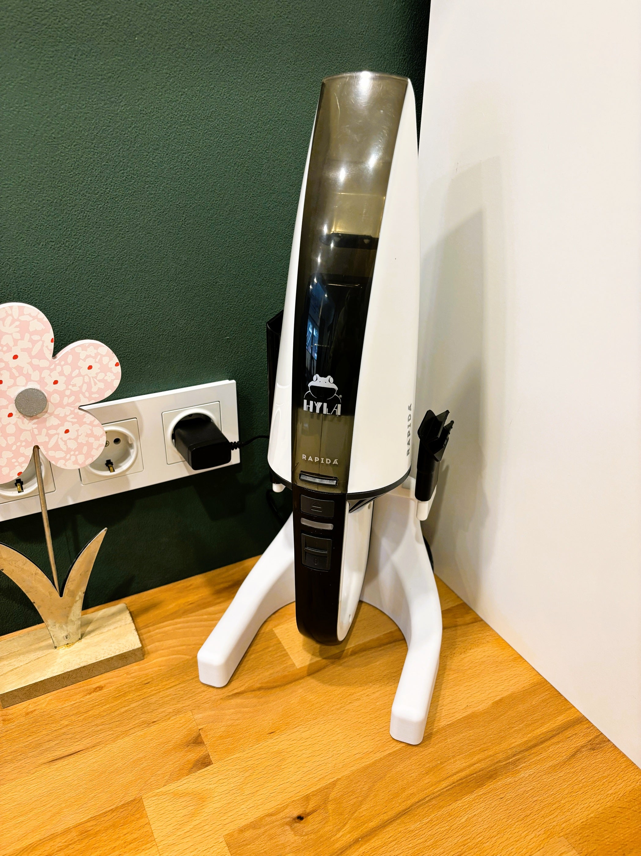 Hyla Rapida stand for the original Rapida wall mount