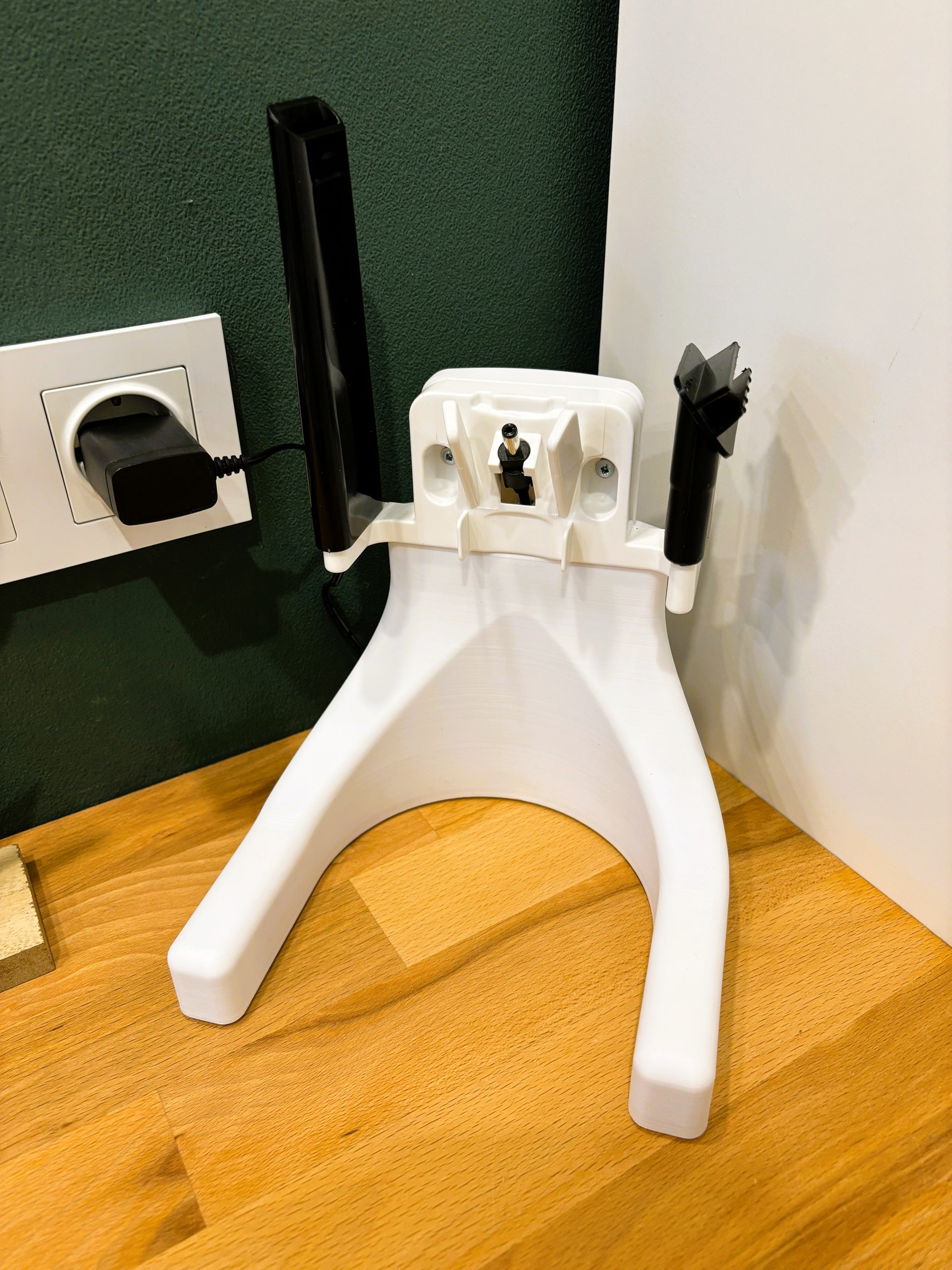 Hyla Rapida stand for the original Rapida wall mount